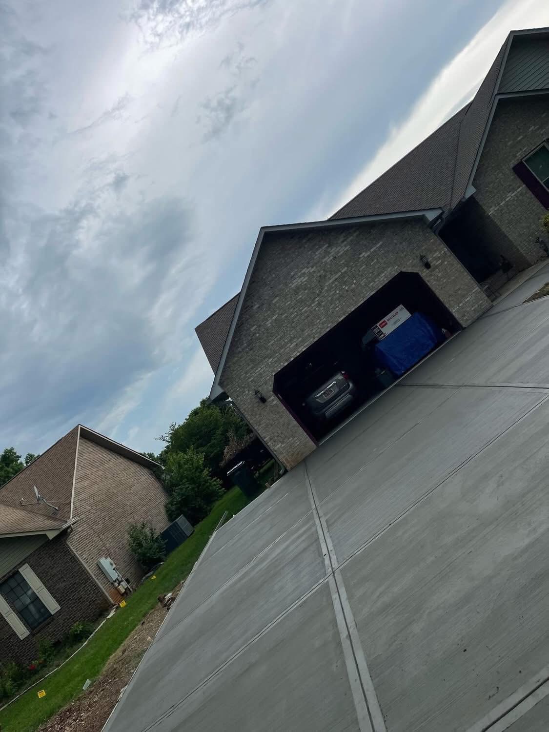 Concrete driveway poured by King Kelly Concrete Company
